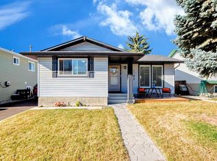 67 E Sandstone Cres SE, Airdrie, AB T4B1T5