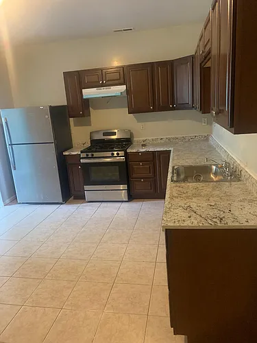 1408 Stratford Ave Photo 1