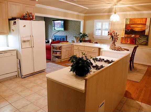4th image of 9129 Lynbrook Dr