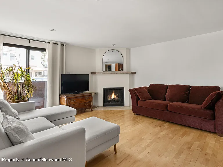 935 E Hopkins Ave #7 — Photo 17