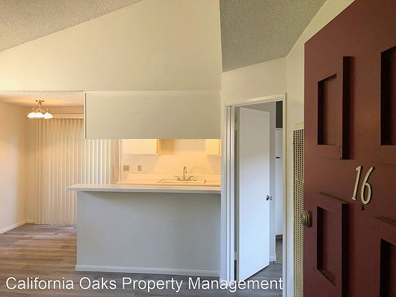 4th image of 10880 Del Norte St #16