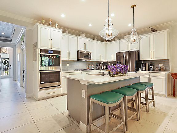 2nd image of 1633 Willows Square