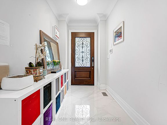 4th image of 100 Ridelle Ave