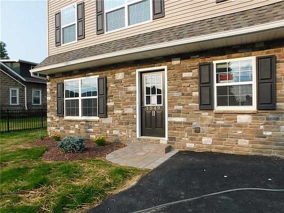 2nd image of 1549 Burkhardt St #B