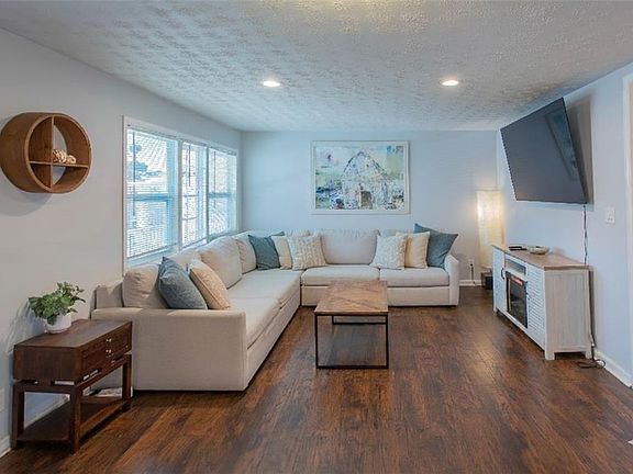 2nd image of 5215 Dixie Lake Rd