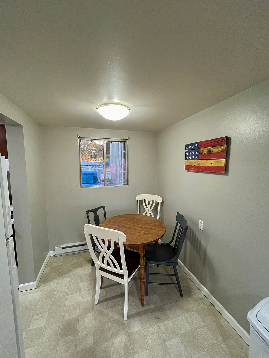 Building Photo - 1041 W A St #3