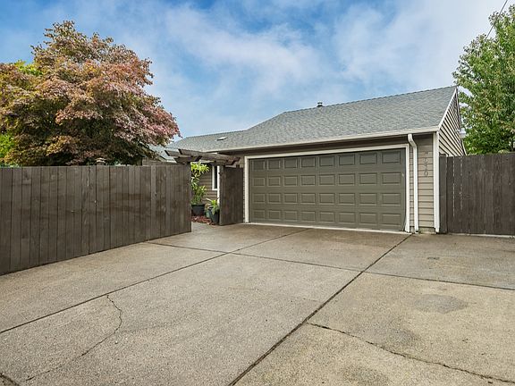 2nd image of 7010 NE 58th St
