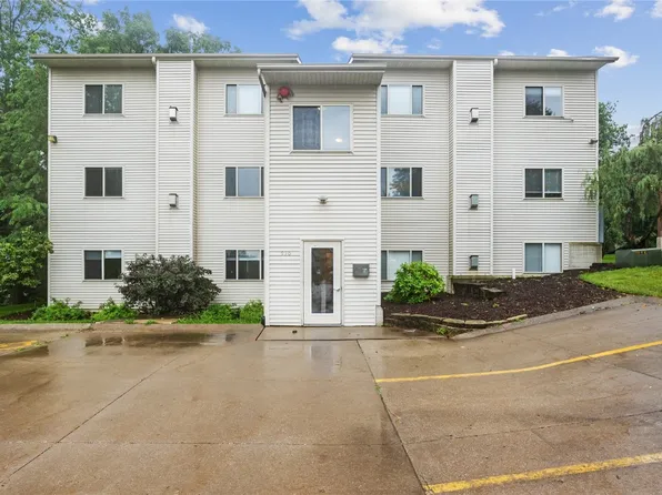 930 23rd Ave #5, Coralville, IA 52241