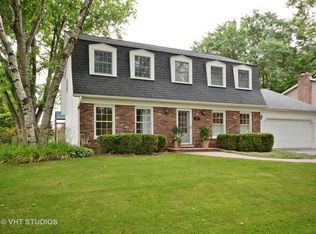 15 N Northampton Dr, Geneva, IL 60134
