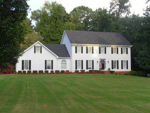 1st image of 220 Three Oaks Dr