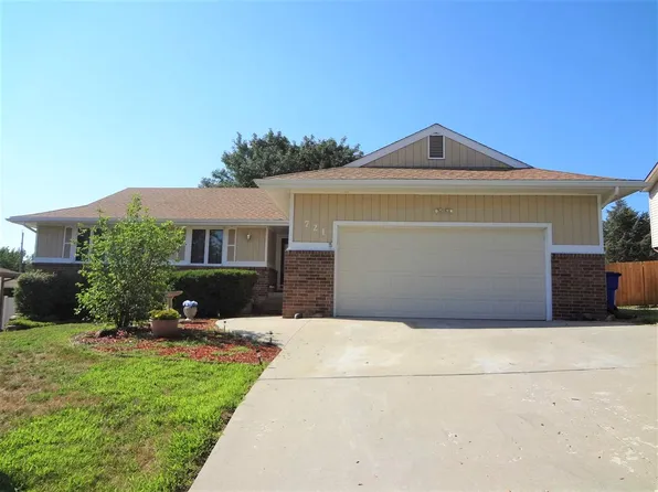 721 Skyline Dr, Junction City, KS 66441
