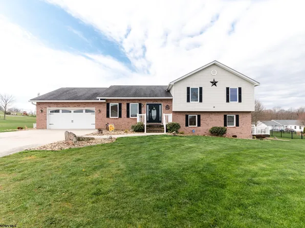 93 Horseshoe Dr E, Bruceton Mills, WV 26525