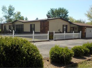 604 E 6th Ave, Caney, KS 67333