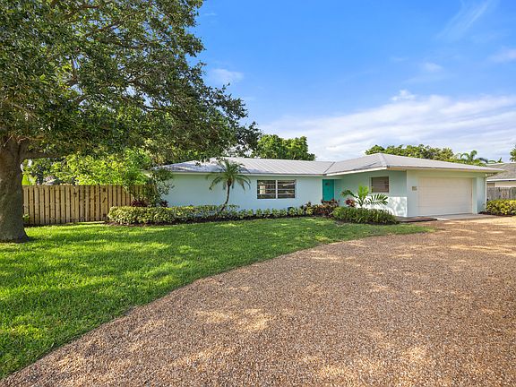 2nd image of 8 Palmetto Way