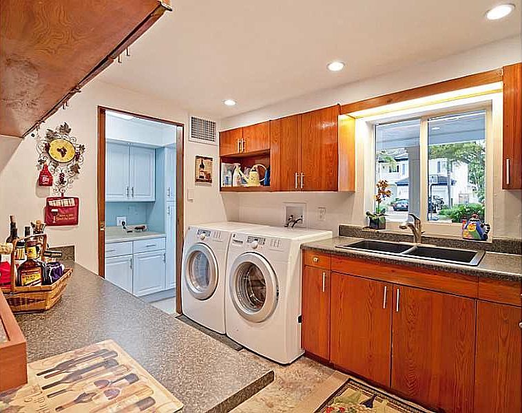 1st image of 1116 SE 8th St