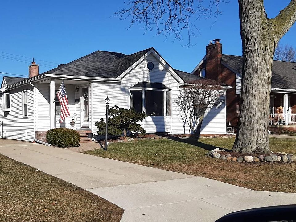 22447 Bayview Dr, Saint Clair Shores, MI 48081 Zillow