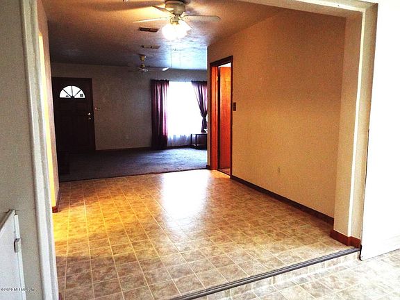 4th image of 2519 Golf Dr