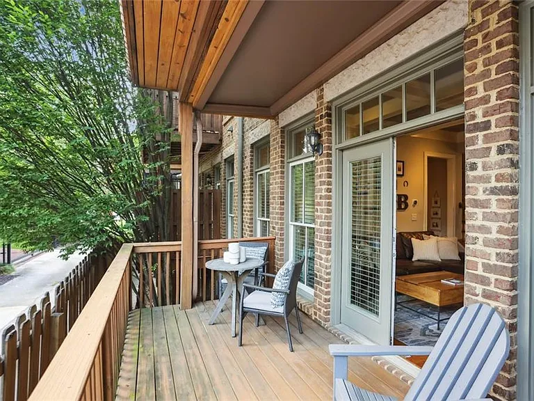 805 Highland Green Way NE — Photo 15