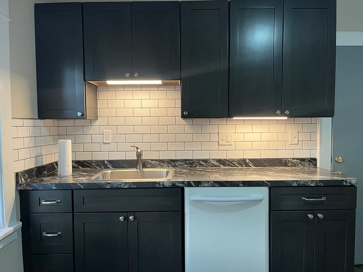 Building Photo - 15615 Huntmere Ave #1
