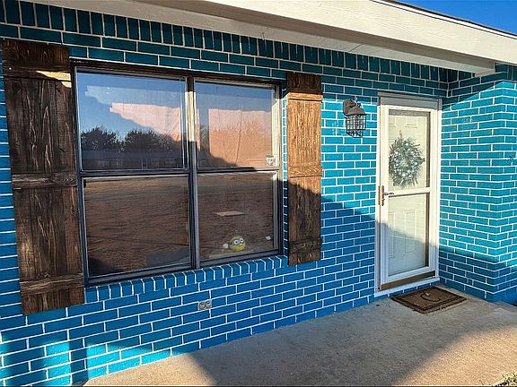 2nd image of 610 S Aspen Ave