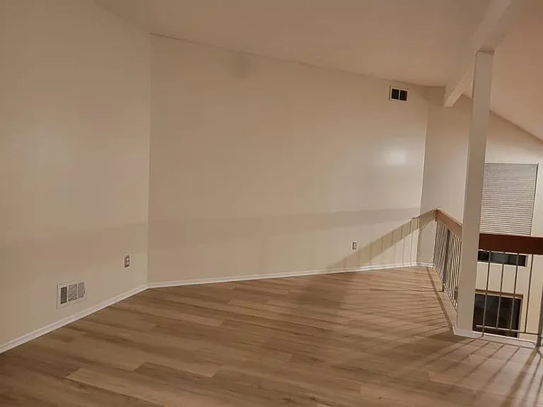 24 Cotoneaster Ct — Photo 6