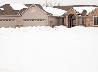 2913 209th Ln NW, Oak Grove, MN 55011