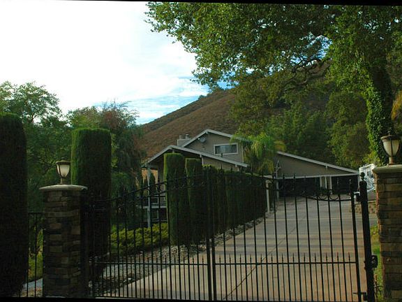 3rd image of 15219 Bowden Ct