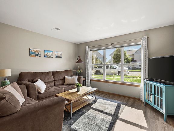 5th image of 207 S Musket Ridge Dr