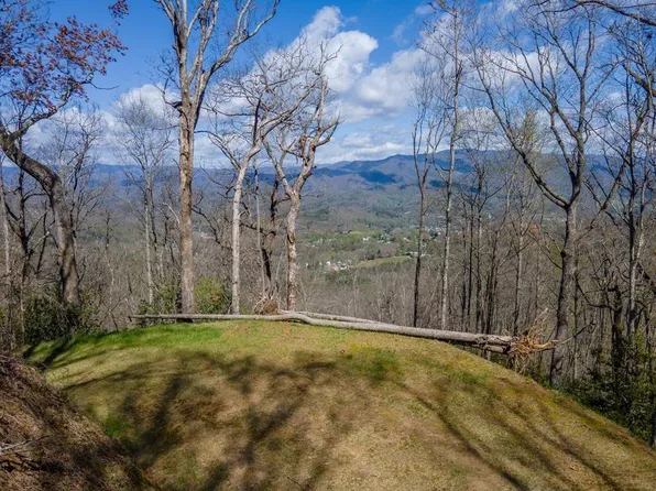 8 Bryson Ave, Bryson City, NC 28713