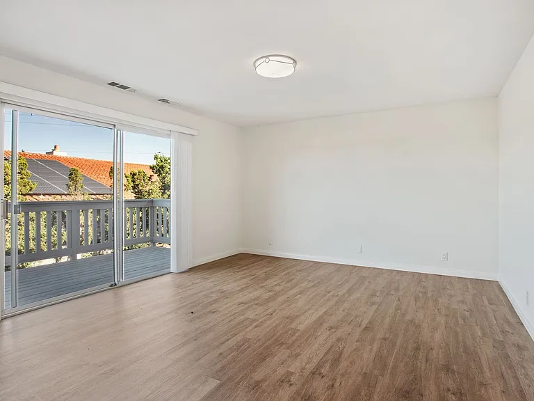 11000 Meadow Glen Way E — Photo 20