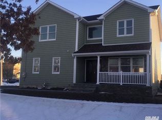 2 Cape Rd, Amityville, NY 11701