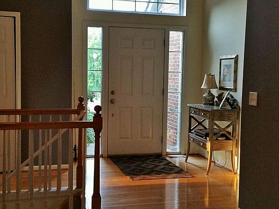 2nd image of 3915 Arbor Dr #1
