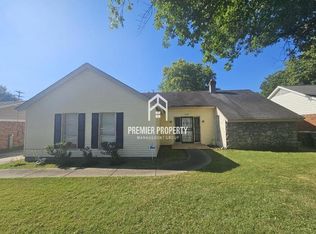 6149 Raintree Dr, Memphis, TN 38115