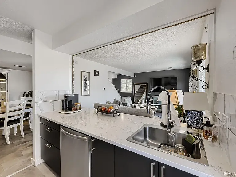 12704 Forest St — Photo 10