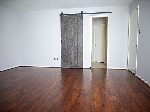 5th image of 18215 Harrow Hill Dr