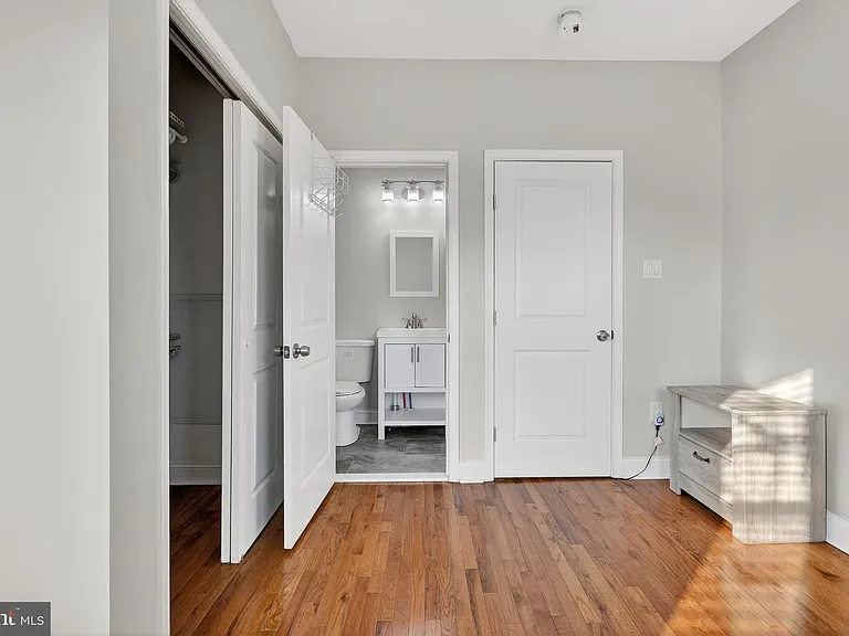 2543 Nicholas St — Photo 18