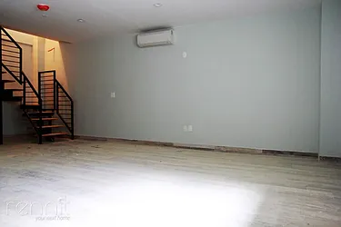 Rented by Rennit Inc.