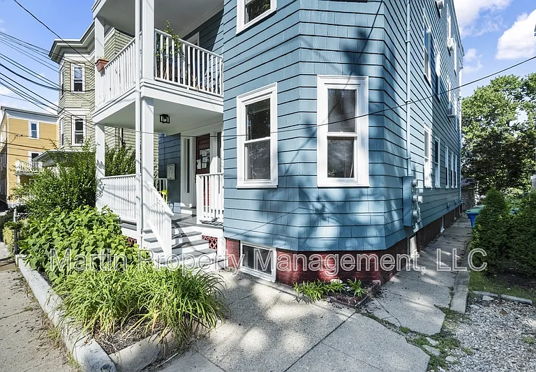 31 Harold St #A — Photo 1
