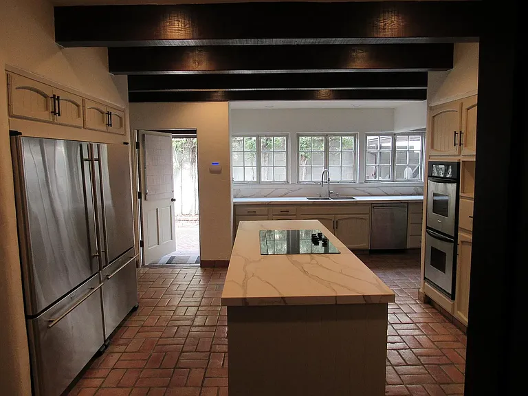 605 Foothill Rd — Photo 9