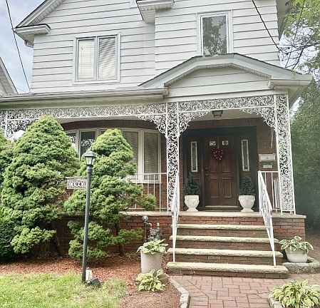 3rd image of 194 Glenwood Rd