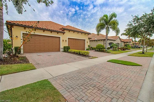 9122 Isla Bella Cir Photo 1