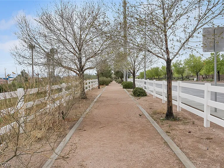 7960 Jaspence St — Photo 46