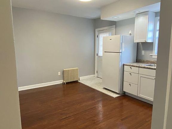 3rd image of 3148 Calwagner St #2F