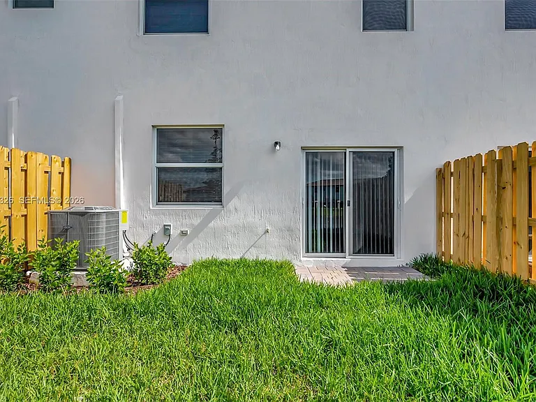 2556 SE 27th Ct #2556 — Photo 36