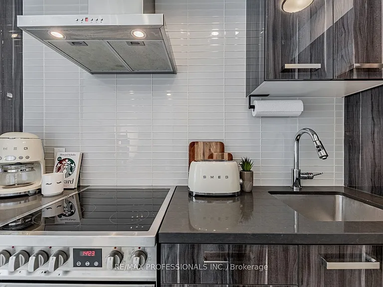 120 Bayview Ave #N303 — Photo 6
