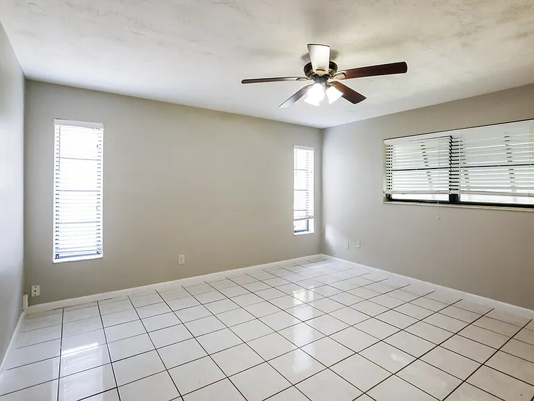5525 SW 118th Ave — Photo 10