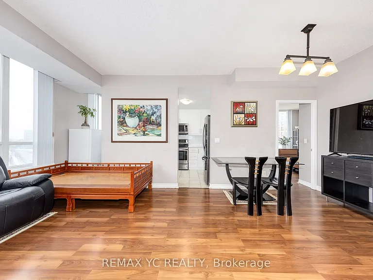 28 Byng Ave #802 — Photo 7