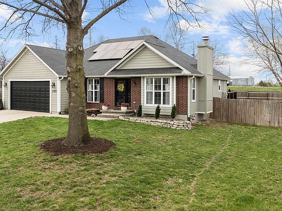 3rd image of 1593 Essex Dr