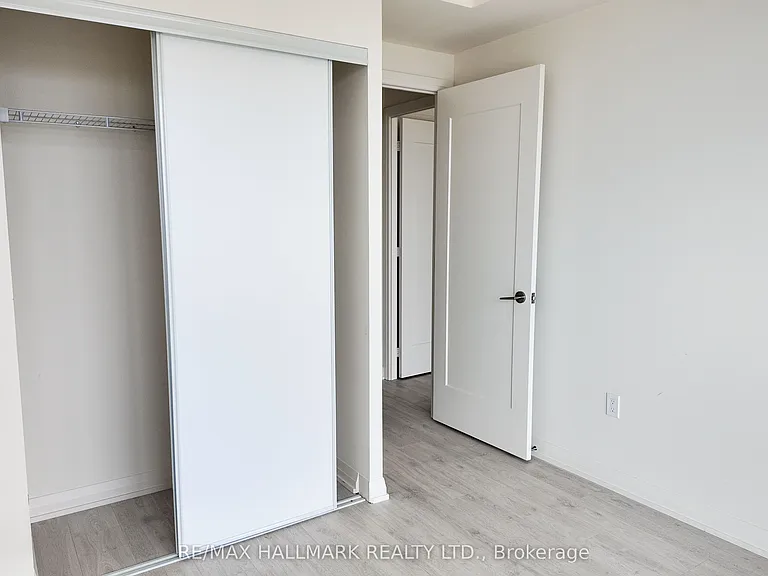 8960 Jane St #912 — Photo 11