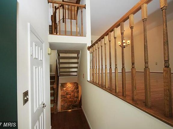 5th image of 3313 Hill Haven Ct